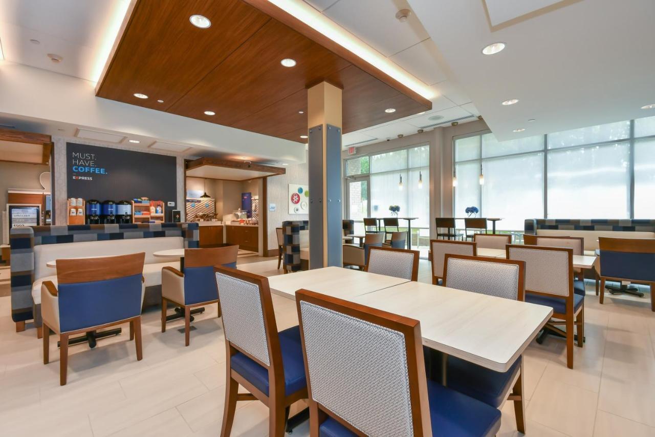 Holiday Inn Express & Suites Charlotte - Ballantyne By Ihg Екстериор снимка